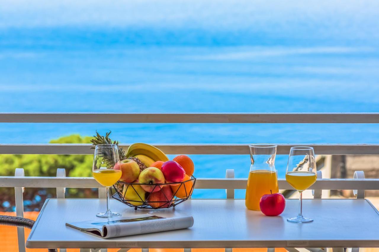 Adriatic Seaview Apartment Омиш Экстерьер фото