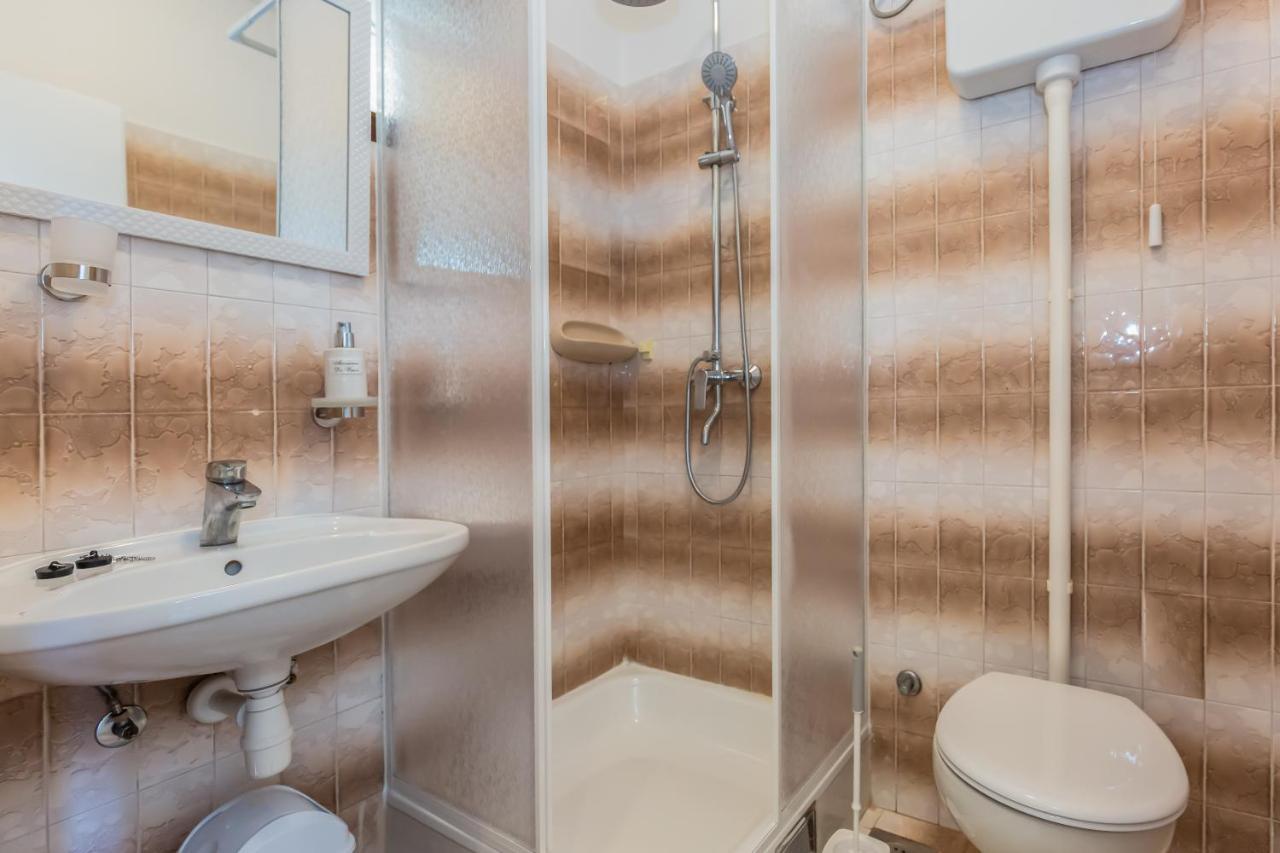 Adriatic Seaview Apartment Омиш Экстерьер фото