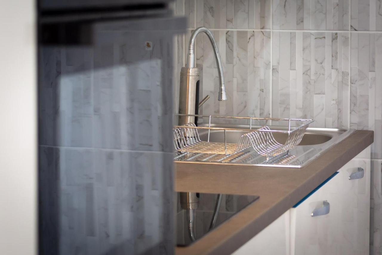 Adriatic Seaview Apartment Омиш Экстерьер фото